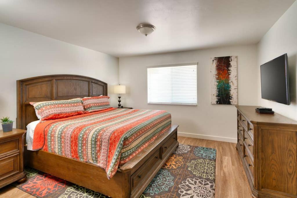 6H Spacious Redcliff Condo, Pool & Hot Tub Moab Exteriör bild