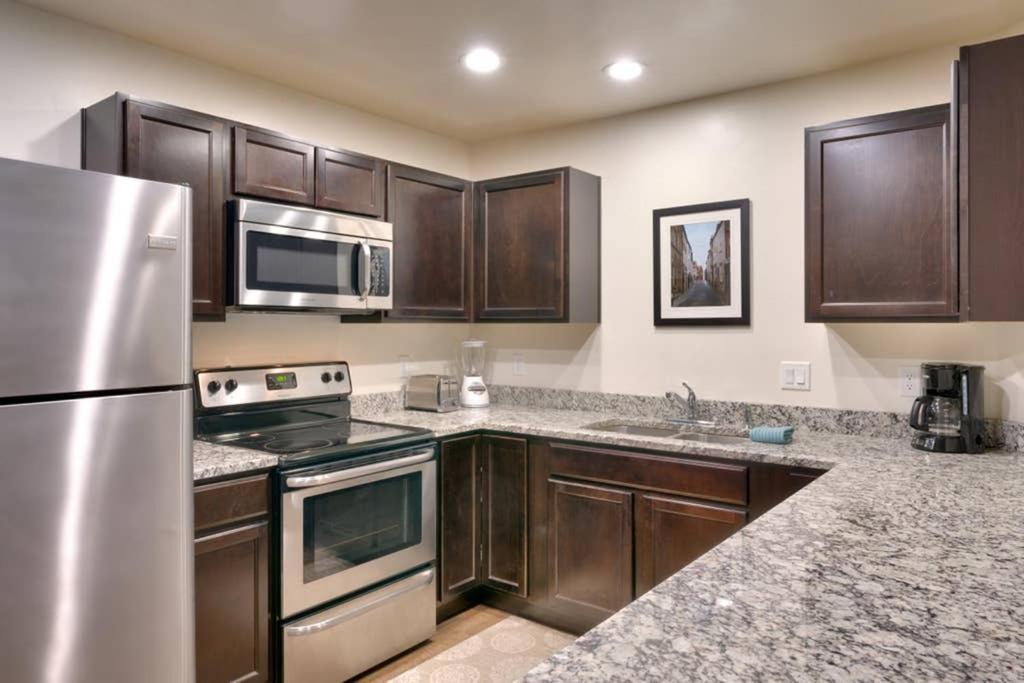 6H Spacious Redcliff Condo, Pool & Hot Tub Moab Exteriör bild