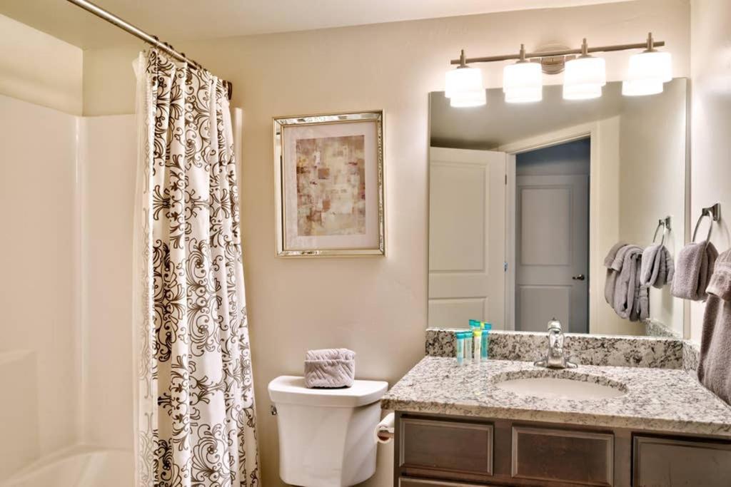 6H Spacious Redcliff Condo, Pool & Hot Tub Moab Exteriör bild