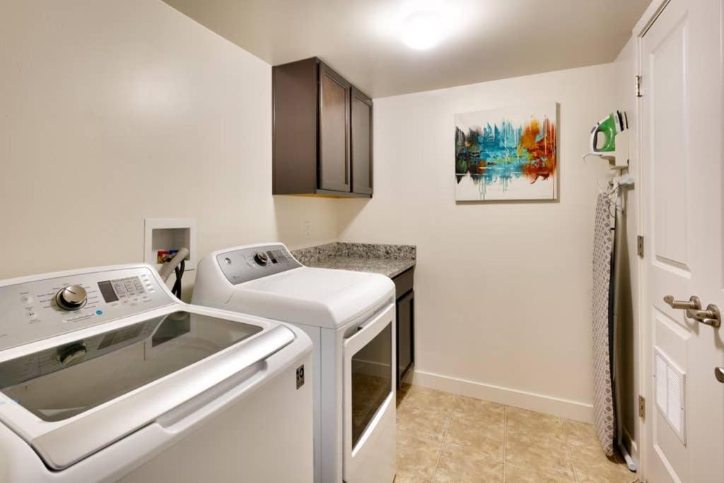 6H Spacious Redcliff Condo, Pool & Hot Tub Moab Exteriör bild